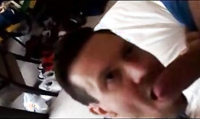 Harry Louis Milks & Throated!