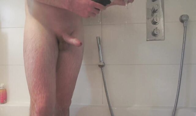 Stroking off & Pounding my Fleshlight in the Bathroom