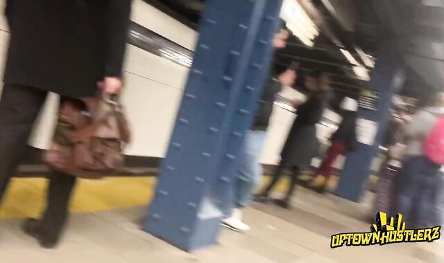 BONDAGE MASK DOMINICAN SAGGERS