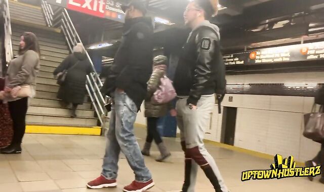 BONDAGE MASK DOMINICAN SAGGERS