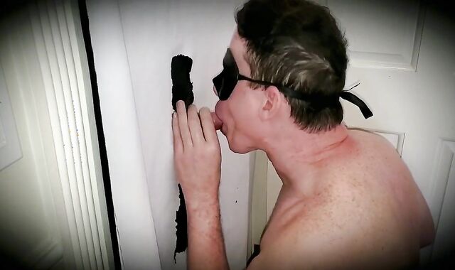 5 Straight/bisexual Guys take Turns Feeding me at my Intimate Gloryhole