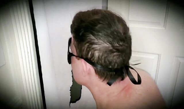 5 Straight/bisexual Guys take Turns Feeding me at my Intimate Gloryhole