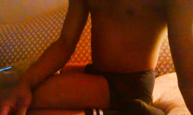 Monstrous Bum Slender Mid-Body