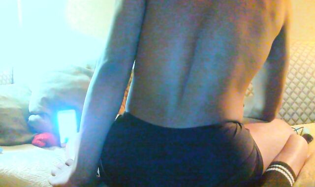 Monstrous Bum Slender Mid-Body