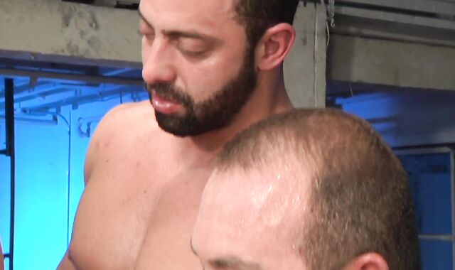 5 masculines And Their fat-Fountain - crazy building