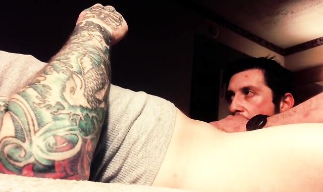 Beautiful Tattoo’d Grindr Bang-Out