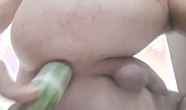 Zucchina ENORME Nel Caboose Aperto, SPETTACOLO!