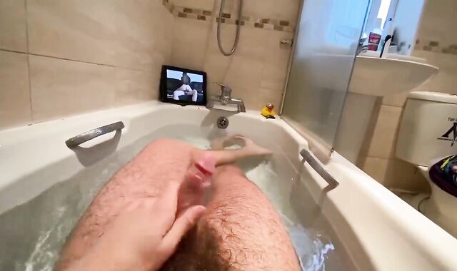 Fap whilst Observing Pornography