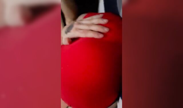 Showcasing Ultra-Cute Bouncy Bootie