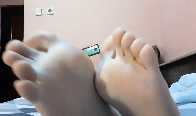 Demonstrating Nude Soles. Jizzing on Sole. Touching Jism into Soles.