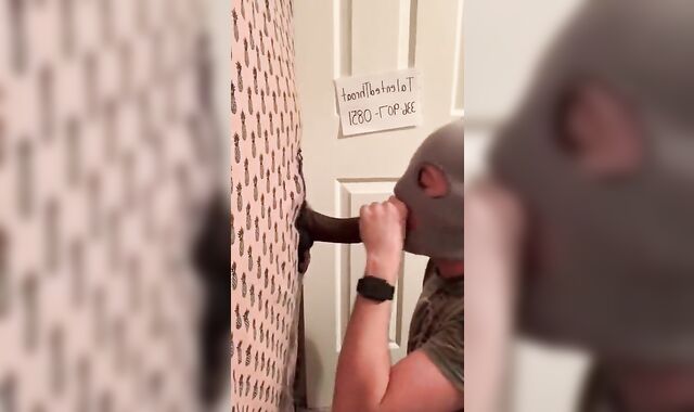 Normal Bbc_giver26 Stops by his Favourite Gloryhole to get some Hatch