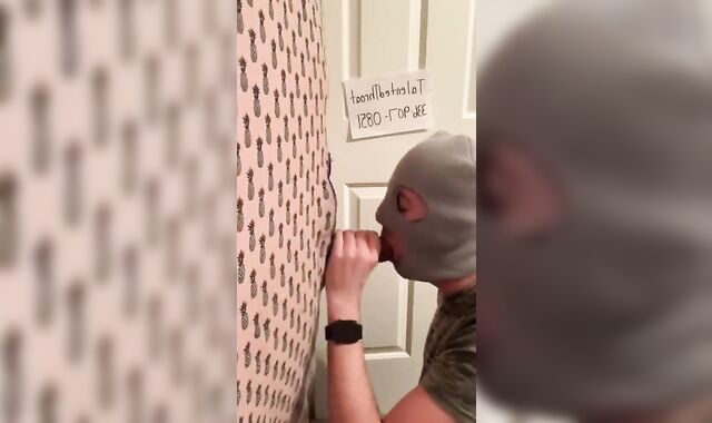 Normal Bbc_giver26 Stops by his Favourite Gloryhole to get some Hatch