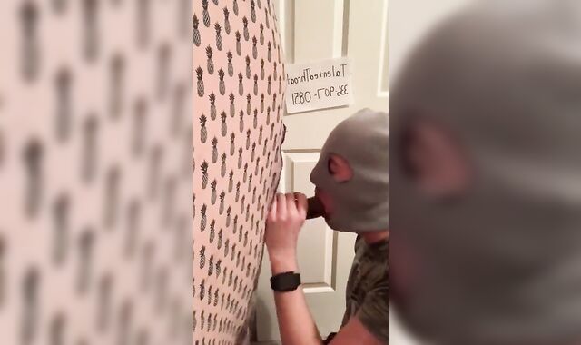 Normal Bbc_giver26 Stops by his Favourite Gloryhole to get some Hatch