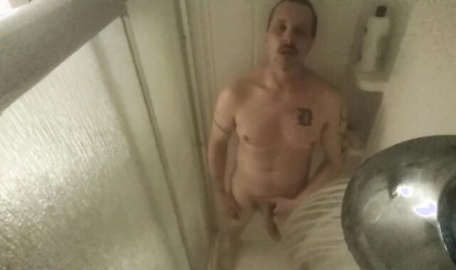 Covert Web Cam in Bathroom Caught Gay-For-Pay Roomy in for his Morning Jerk