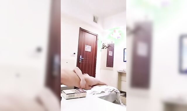 帅哥和体育壮熊宾馆约炮