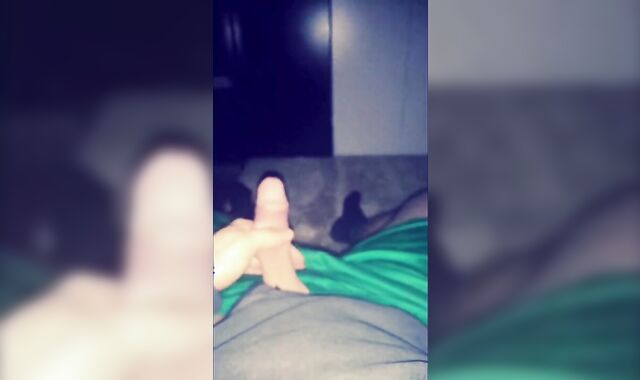 Stand on Sofà i Spisell my Trouser Snake