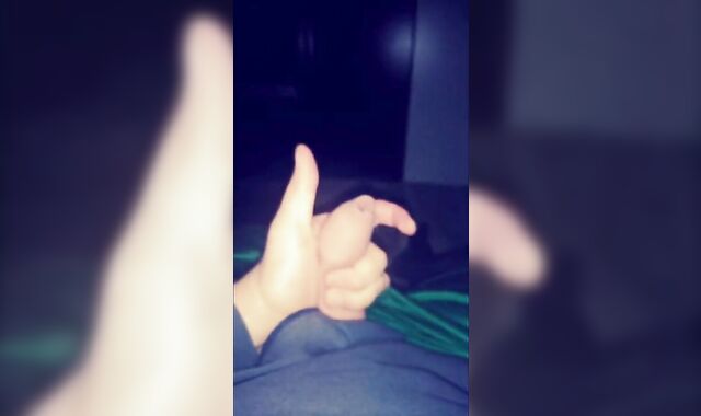 Stand on Sofà i Spisell my Trouser Snake