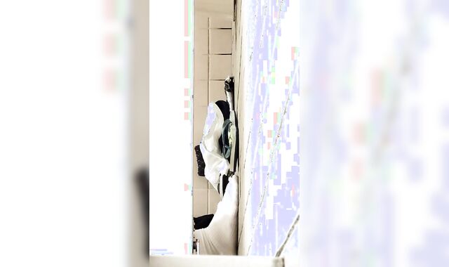 個室トイレに体操服放置　知らない人がそのまま着用オナニー