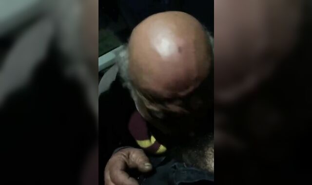 Another Homeless Dude willing to Fellate some Penis for Cash.