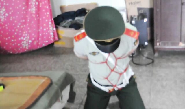 警服调教中年帅叔叔捆绑口交吃精