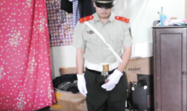 警服调教中年帅叔叔捆绑口交吃精