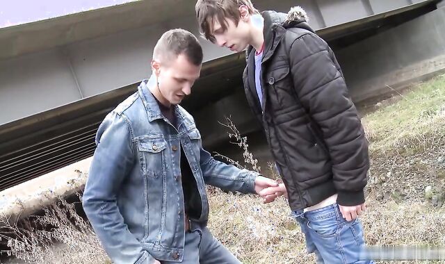 Glorious Fellow Call Girl Nailed BB under Viaduct.