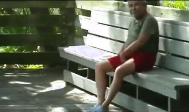 outdoors Gigs Where grand-father Bj's & acquires plowed By big