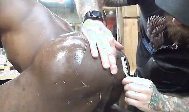 dad's moist Barbershop