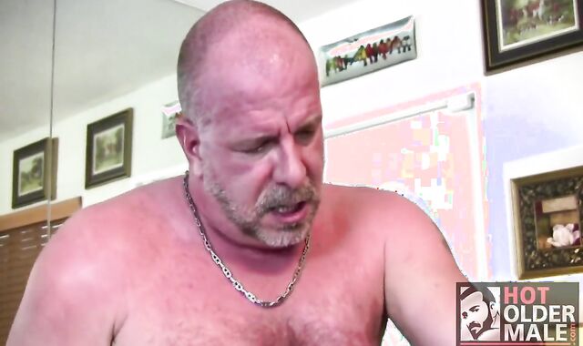 1-15 legitimate Cub Gives Dad A Rubdown