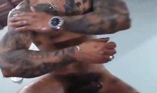 Tatted Muscle ebony chap Wanks On web cam