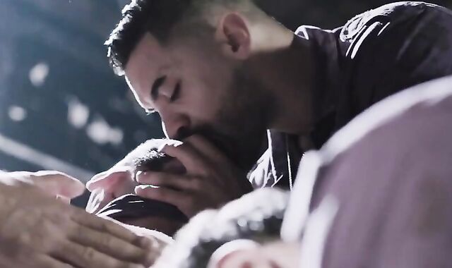 homo Latino hook-up Dicksucking men