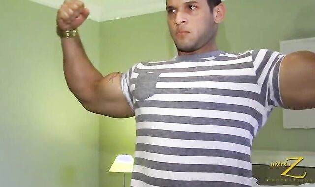 Bodybuilder Gil Baiano Solo