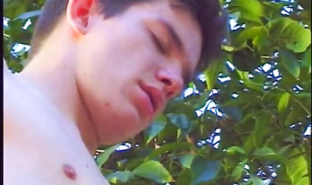 Exhibtionist faggot folks Inserting ten-Pounder In assfucking