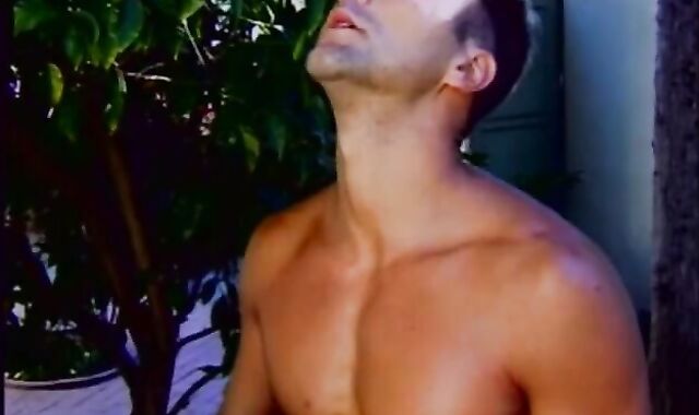 Exhibtionist faggot folks Inserting ten-Pounder In assfucking