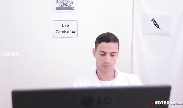 Eduardo Lima & Felipe Leonel - Tendo Orgasmo Com O Paciente