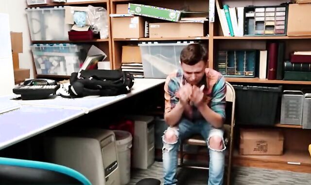 Mall Cop pulverizes barely legal age teenie Shoplifter