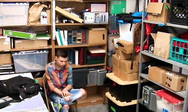 Mall Cop pulverizes barely legal age teenie Shoplifter