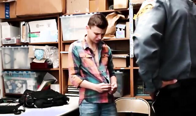 Mall Cop pulverizes barely legal age teenie Shoplifter