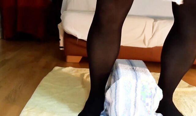 Sissy Luvs anus faux-cocks 1of3