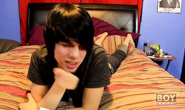 Kyler Moss wank off Flash