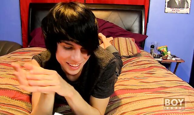 Kyler Moss wank off Flash