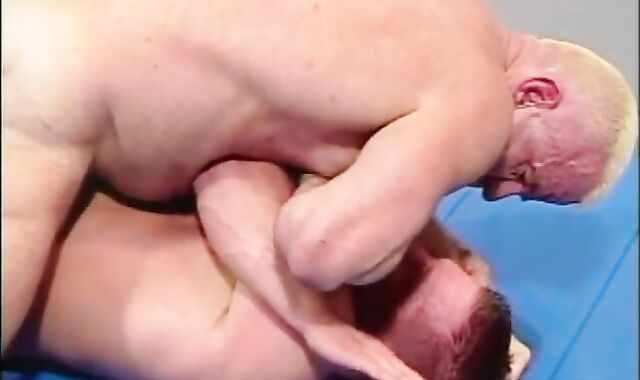 Brett Akers Grapples John Mangoss