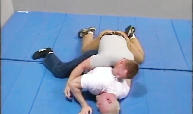 Brett Akers Grapples John Mangoss