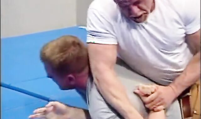 Brett Akers Grapples John Mangoss