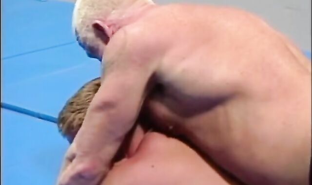 Brett Akers Grapples John Mangoss