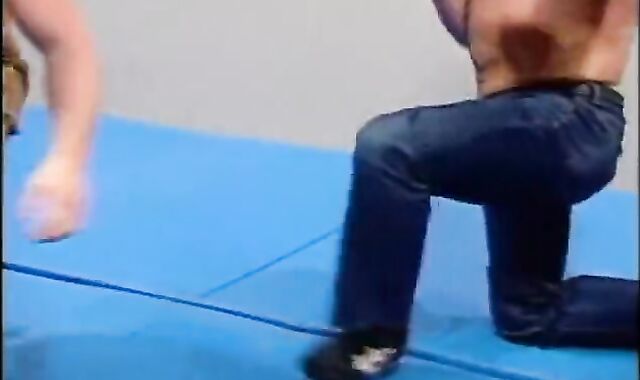 Brett Akers Grapples John Mangoss