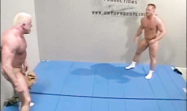 Brett Akers Grapples John Mangoss