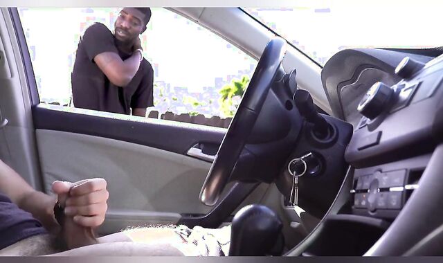 dark guy Witnesses one greater quantity fellow Jack In The Van while Ch