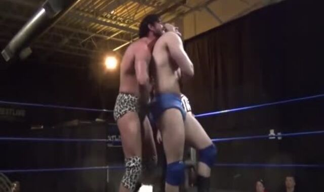 enthralling Grappling masculines: Reeves Vs Vine