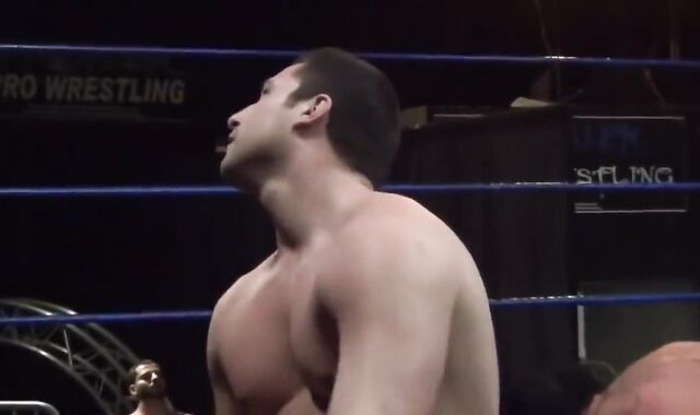 enthralling Grappling masculines: Reeves Vs Vine